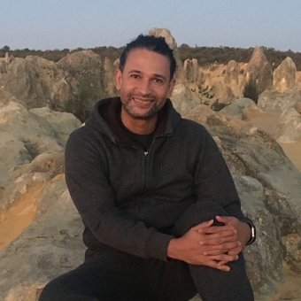 Student Edson at the Pinnacles in Western Australia